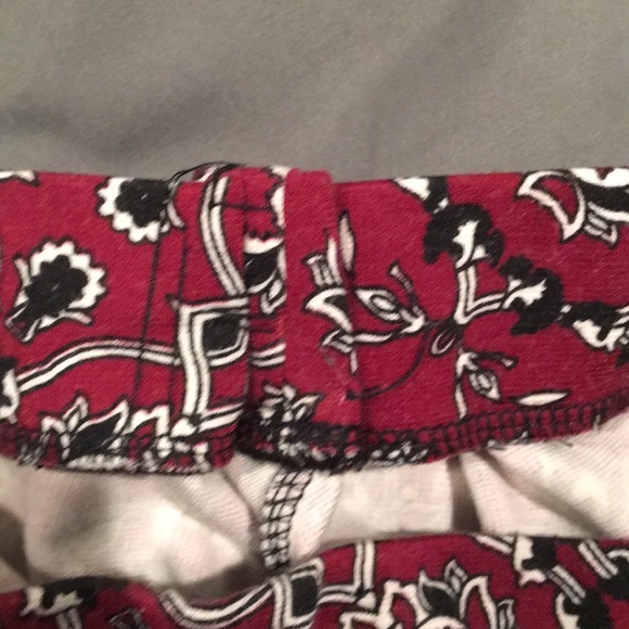 Maroon Patterned Skirt - Picture 3 of 3